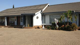 Villa Sher Guest House | Africa Specials