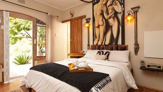 Twin Waters | Accommodation Olivedale