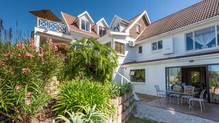 Hamilton Manor | Accommodation Paradise