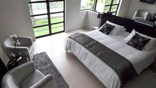 Blu Swan Guest House | Accommodation Bryanston