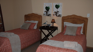 Feathers B&B | Mooinooi Accommodation