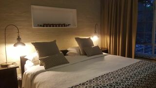 Acorns on 8th | Parktown North Accommodation