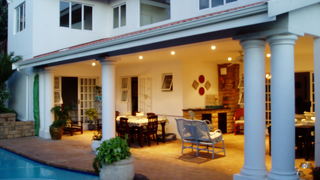 The White House | Accommodation The Bluff