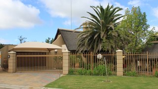 Helena's Guest House | Accommodation Kroonstad