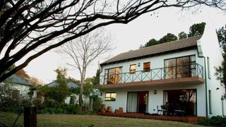 Surgeon and Safari | Bryanston Accommodation