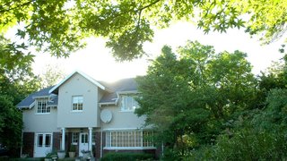 Featherbed Apartment | Golden Acre Accommodation
