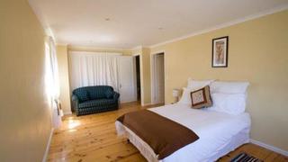 Ursinia Lodge | Bettys Bay Self-catering