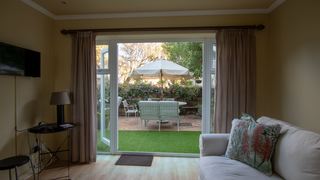 Sir David Baird Self-catering apartments | Bloubergstrand Self-catering