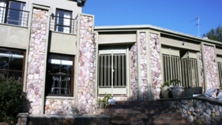 98 on Eccleston | Accommodation Bryanston