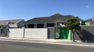 JR Accommodation Olympia | Parow Self-catering