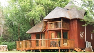 Kheis Riverside Lodge | Accommodation Groblershoop