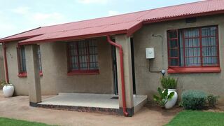 Zizwe Guest House | Orlando West Accommodation