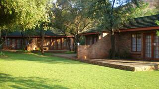 Tapologo Lodge | Zeerust Accommodation