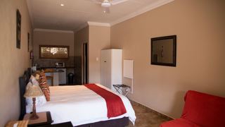 Tozandre Guesthouse | Accommodation Standerton