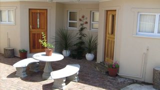 Eliana Self-catering Accommodation | Beaufort West Accommodation