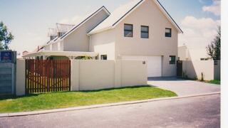 Rothesay House | Self-catering Bloubergstrand