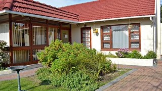 Lily Bed and Breakfast | Accommodation Pinelands