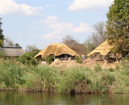 Nunda River Lodge