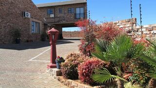 Tsessebe Guest House | Langenhoven Park Accommodation