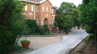 Leeuwenhof Guesthouse | Accommodation Caledon