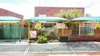 Lal'uphume Backpackers Inn | Daveyton Accommodation