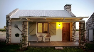 Kalahari Farmhouse | Stampriet Accommodation