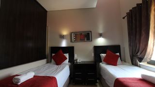 Alcazaba Lodges | Accommodation Fordsburg