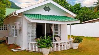 Manivelle Self-catering Apartment | Self-catering Pointe La Rue