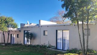 Dossa Guest House | Accommodation Robindale