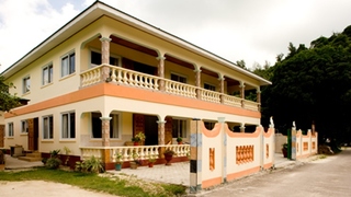 Villa Bananier Guest House | Anse Volbert Accommodation