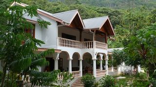 Calou Guesthouse | La Passe Accommodation