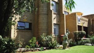 Mama Lolo's Guest House | Accommodation Diepkloof 319-Iq