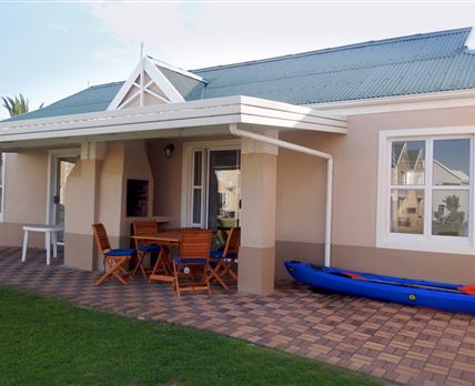 Waterside Living - Claptons Beach 16