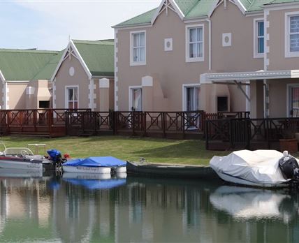 Waterside Living - Claptons Beach 26