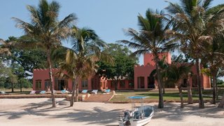 Pineapple Bay Resort | Accommodation Bulago Island