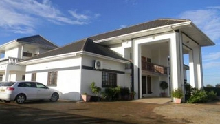 The White Palace Hotel | Serowe Accommodation