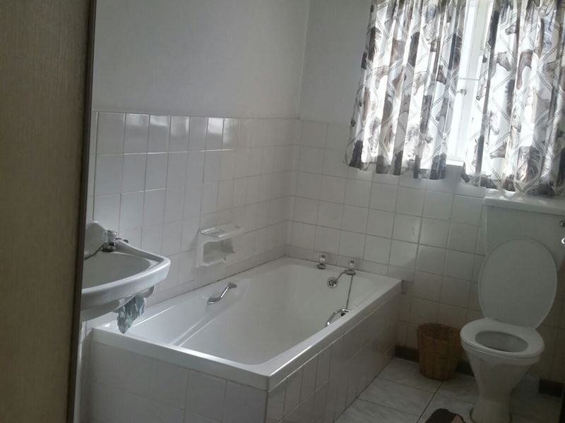 Blyvooruitsig Selfcatering Flat Blyvooruitsig Selfcatering Flat # Wasbak Toilet_215206