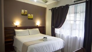 Town Hopper Self-Catering Accommodation & Conference Center | Accommodation Birdswood