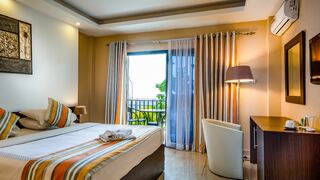 The Country Lodge Complex | Hotels Tower Hill