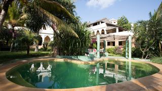 Banana House and Wellness Centre | Shela Accommodation