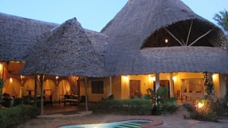 Villa Manjano | Self-catering Diani Beach