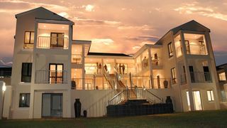 Fourteenth Green Guest Lodge | Bunkers Hill Accommodation