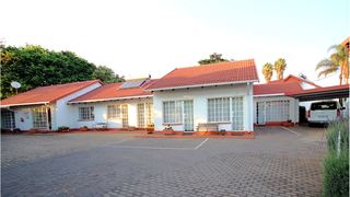 Acorn & Summit Guest House | Accommodation Roodepoort