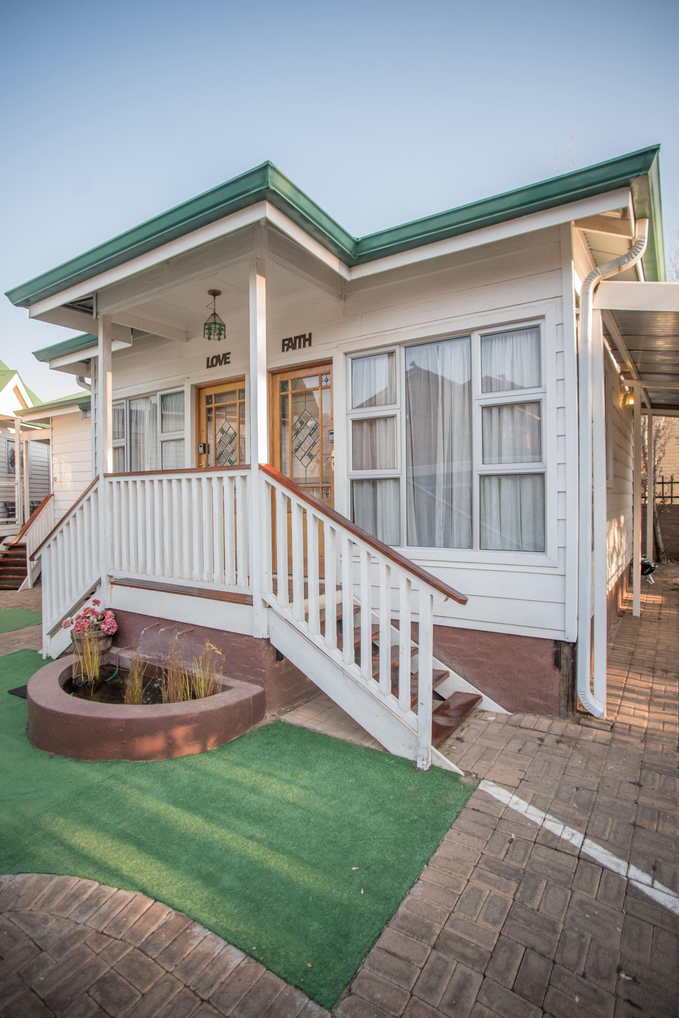 Knock out View | Clarens Specials