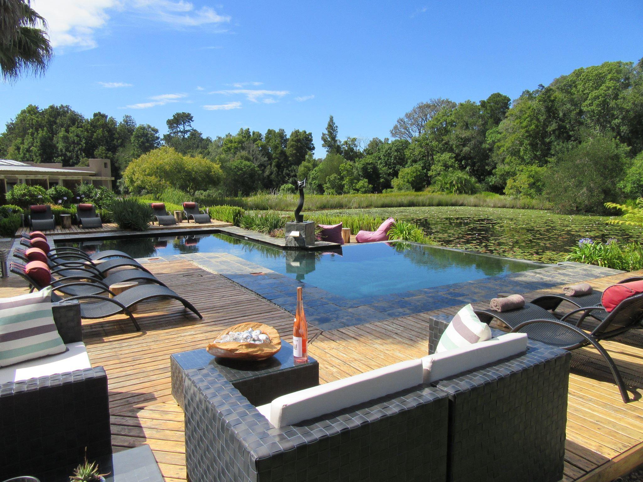 Lily Pond Country Lodge | The Crags Accommodation