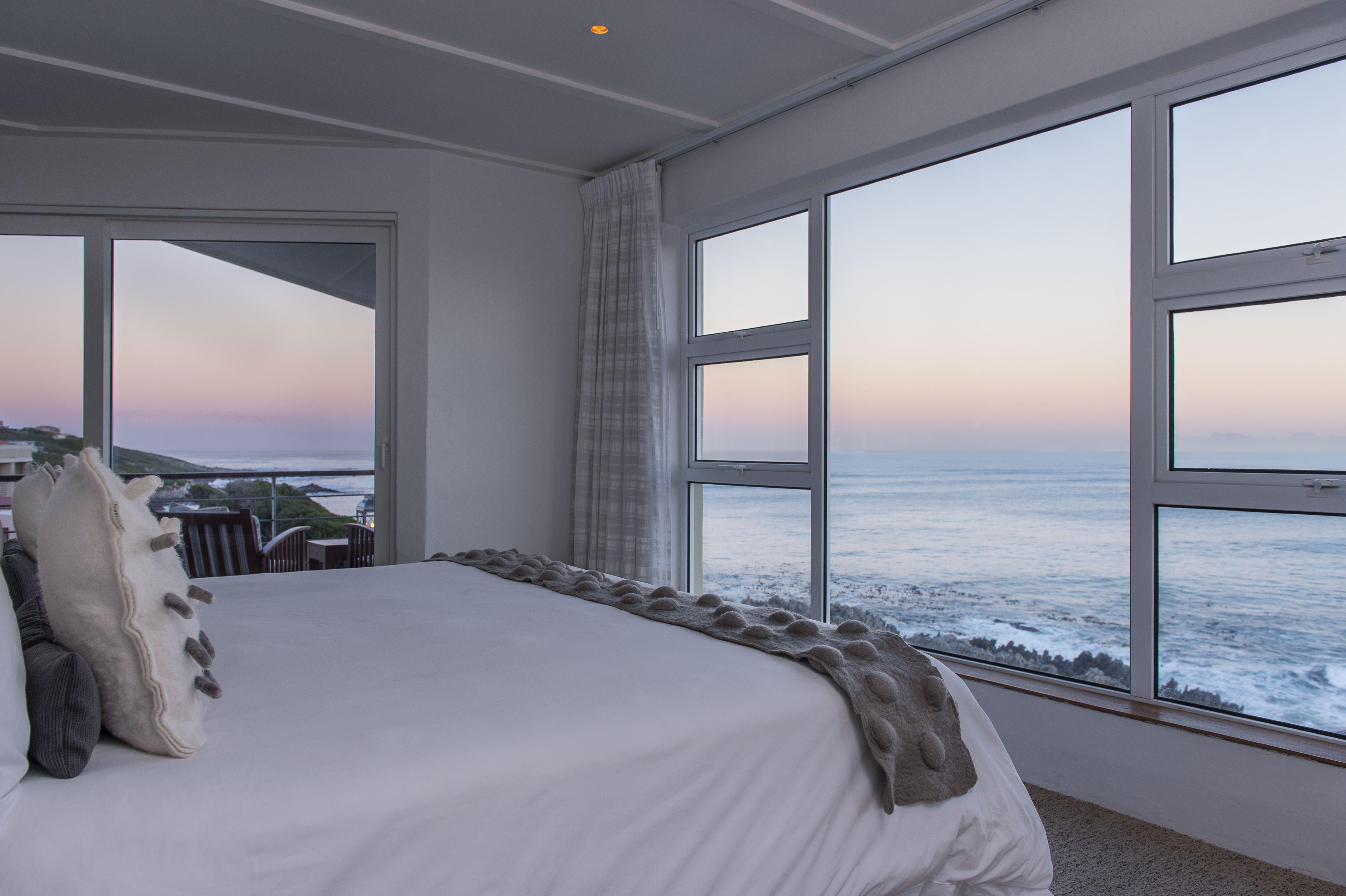 Whalesong Lodge | Accommodation De Kelders