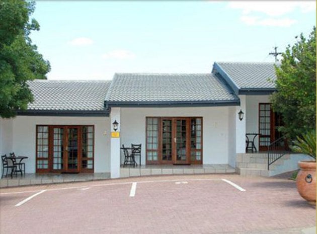 The Hut Guest House | Budget Accommodation Deals and Offers Book Now!