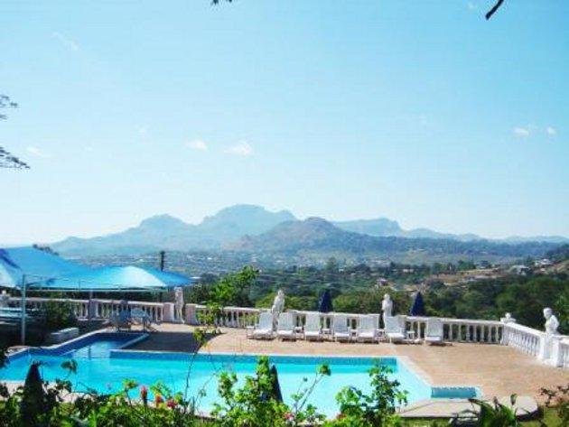 Hostellerie de France | Blantyre Self-catering