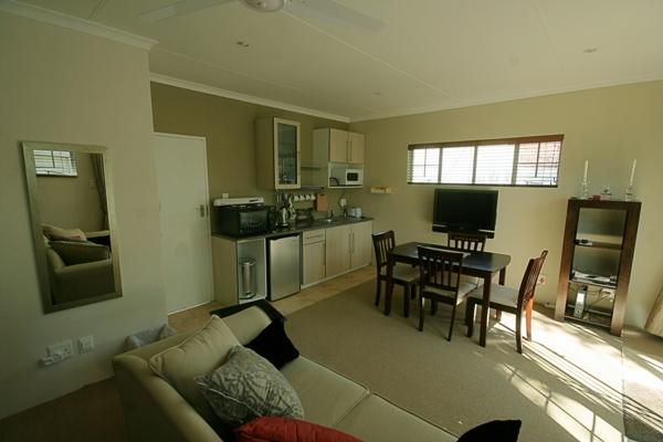 Liz at Lancaster B&B | Self-catering Craighall Park