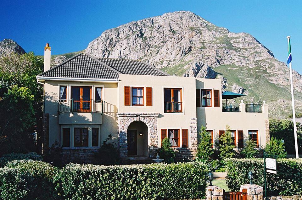 Lavender Manor Guest Lodge | Fernkloof Accommodation